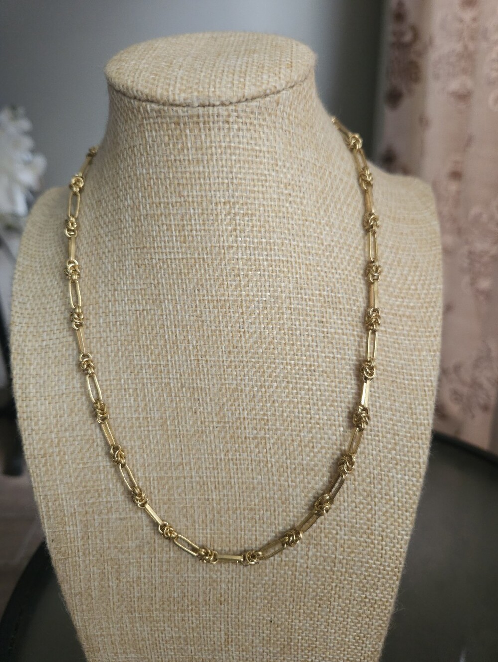 Elegant Gold Knot Link Necklace - Women Jewelry